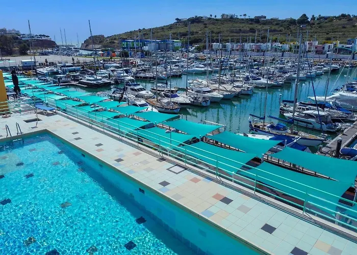 Luxury 1 Bedroom Apartment, Marina De