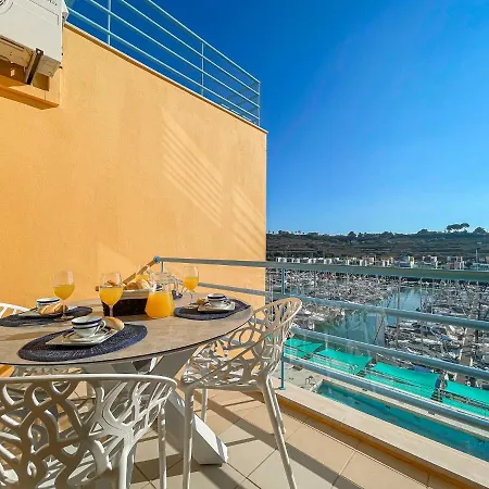Apartment Luxury 1 Bedroom Apartment, Marina De *
